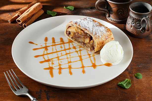 Яблочный штрудель