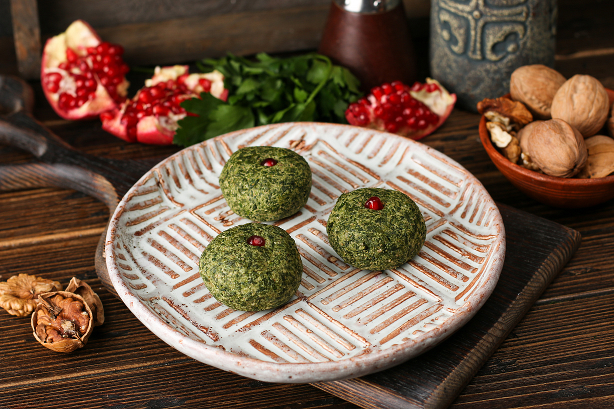 Пхали из шпината с орехами