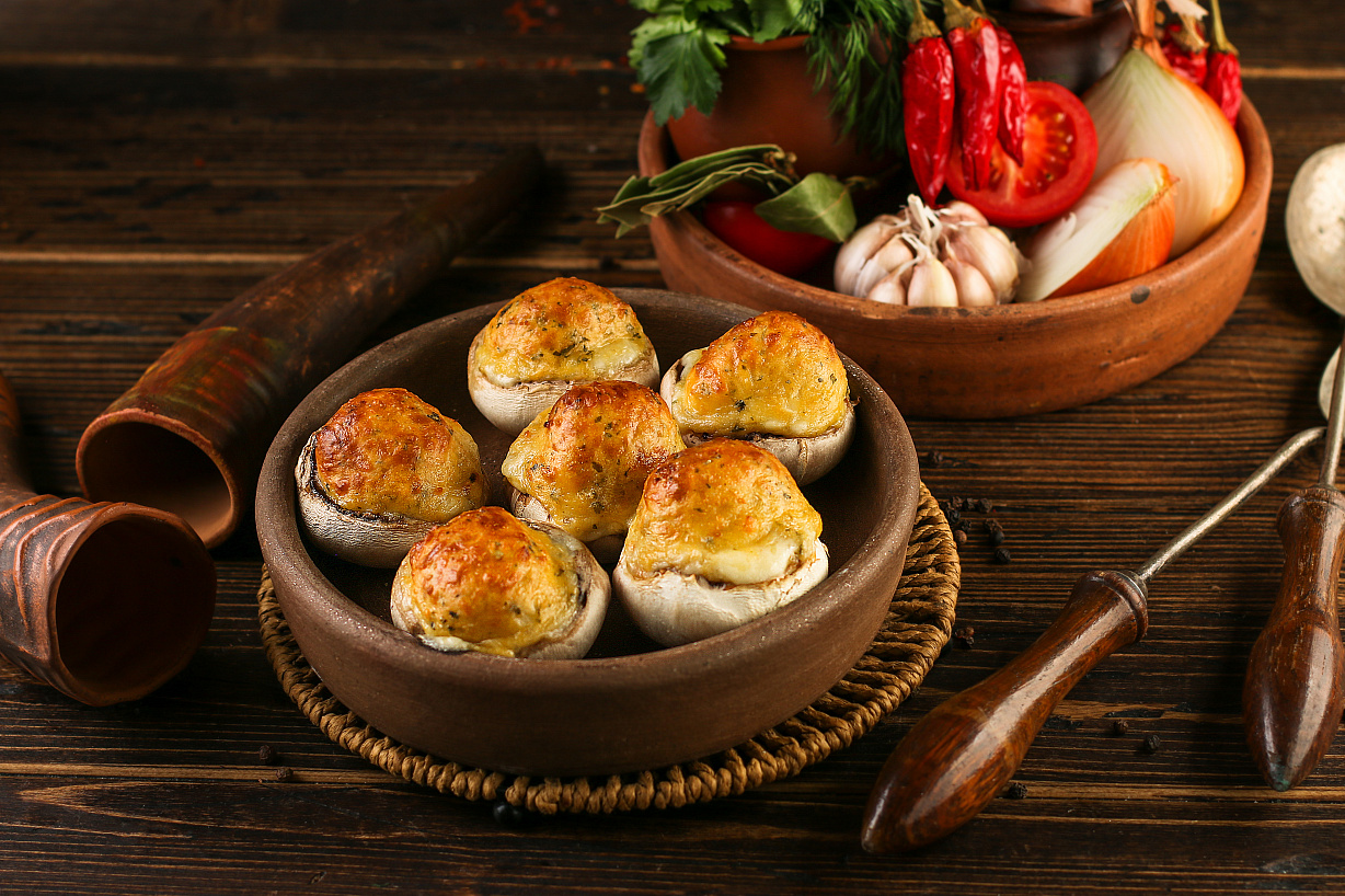 Грибные шапочки с сыром Сулугуни