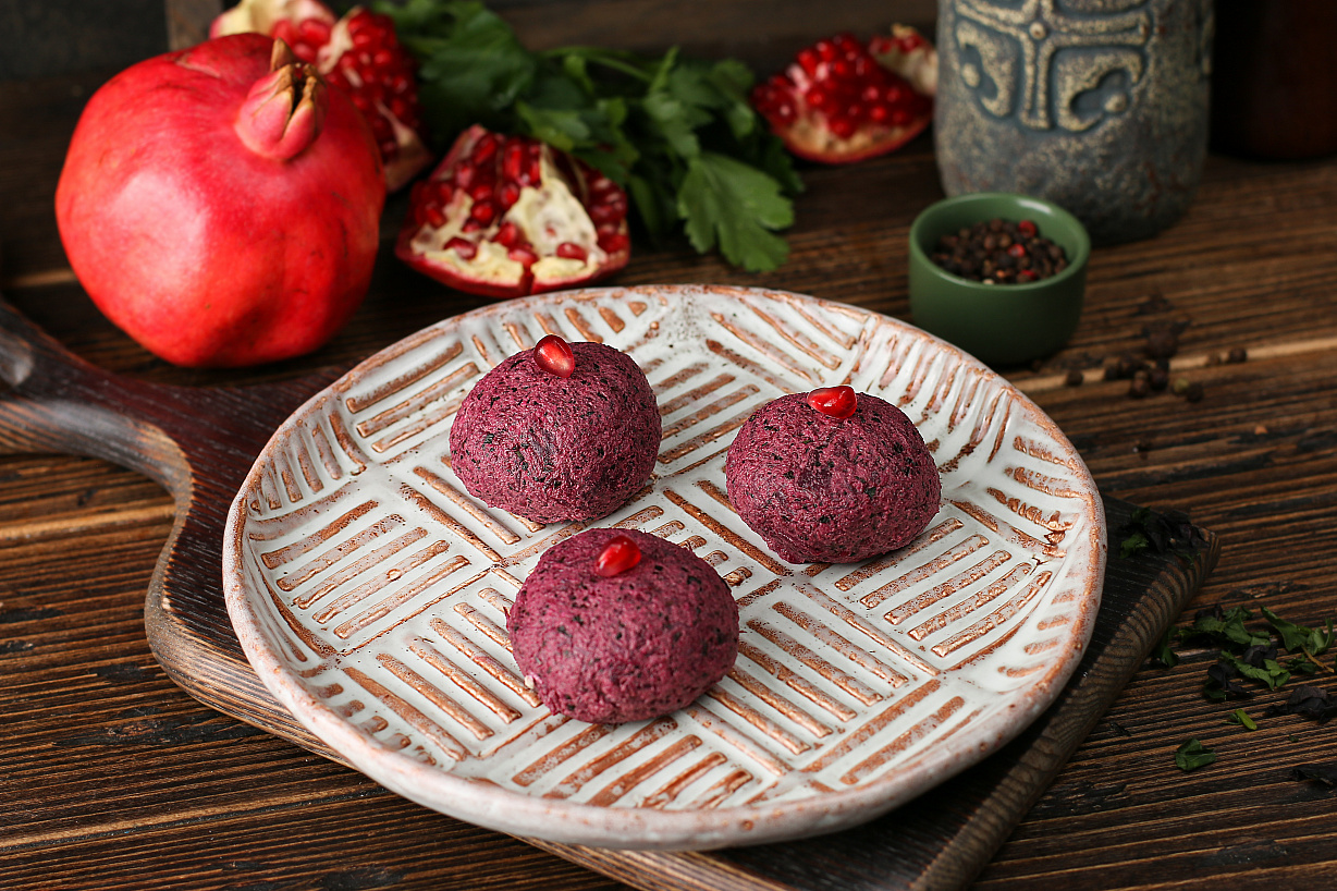 Пхали из свеклы с орехами