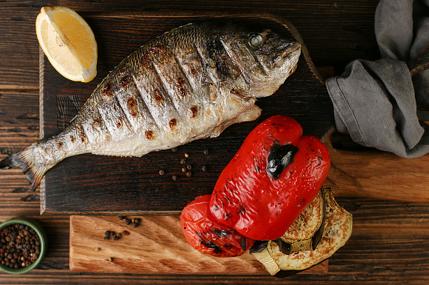 Дорадо на мангале