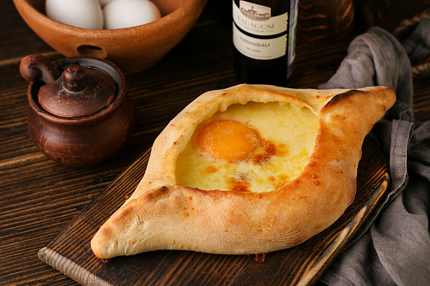 Хачапури по-аджарски