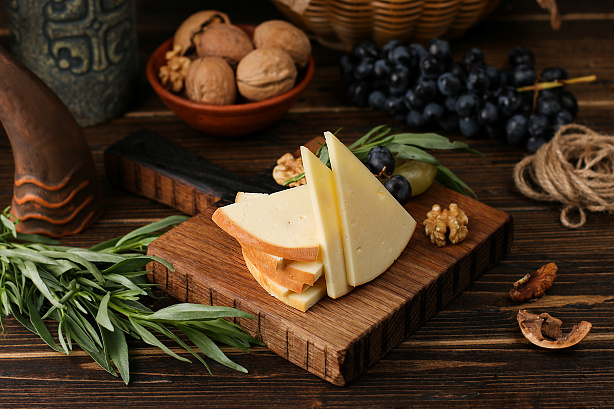 Сулугуни копченый