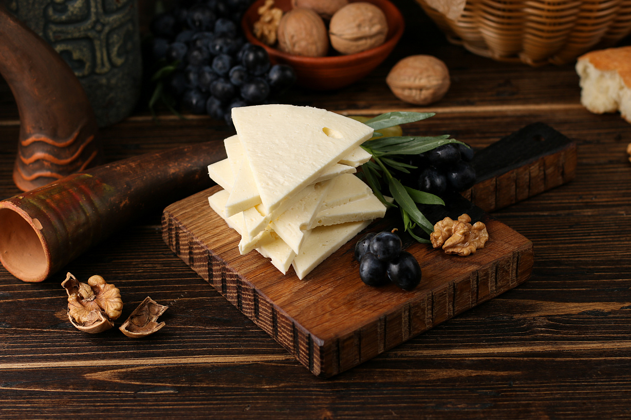 Сулугуни молочный